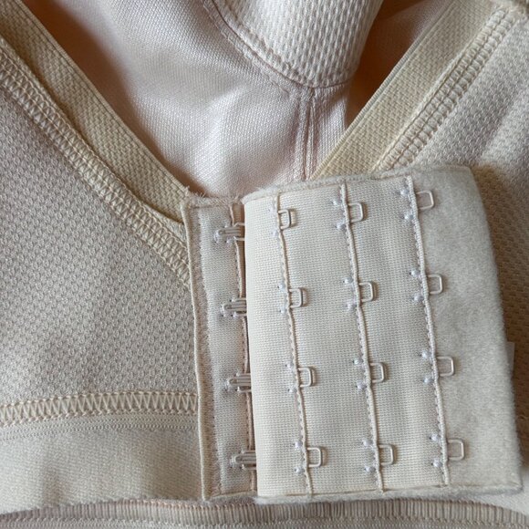 Playtex 18 Hour Wire-Free WF Bra Plus Size 44DD Light Beige Comfort Support New - Picture 7 of 11